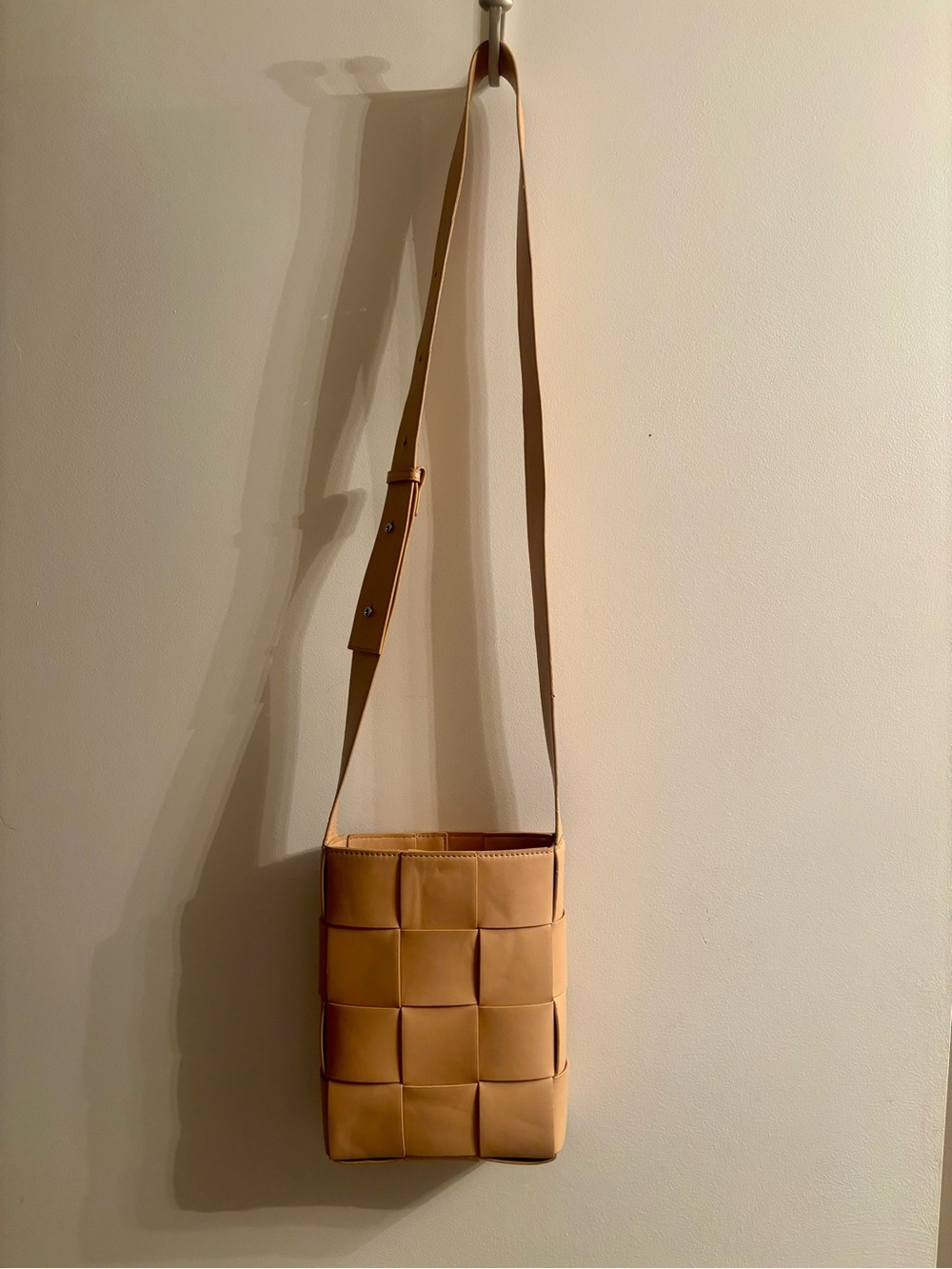 Bottega Venetta cassette leather Tan Woven Crossbody Shoulder Bag - Women